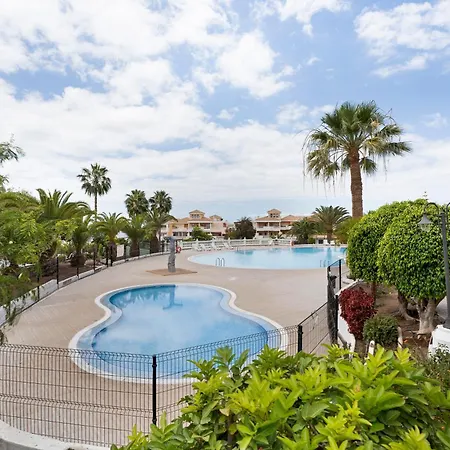 Apto Vistahermosa 3 Bed And Pool アパート *